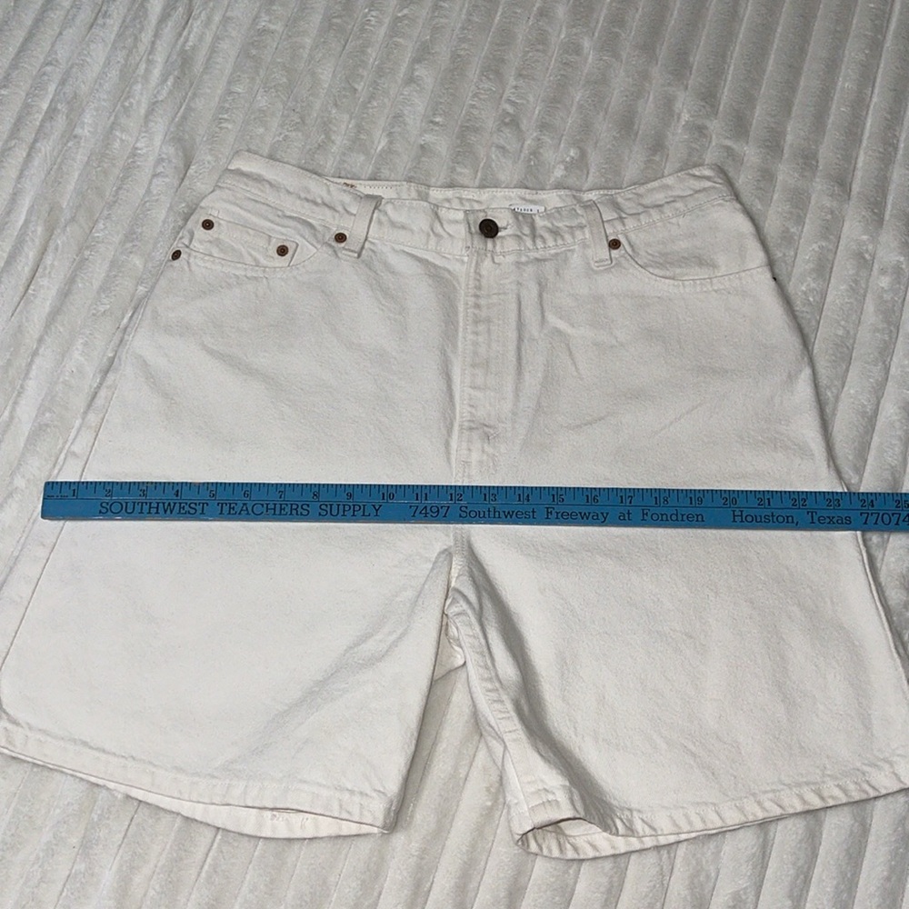 Levis 522 Vintage White Short | Size 16 - Picture 13 of 15